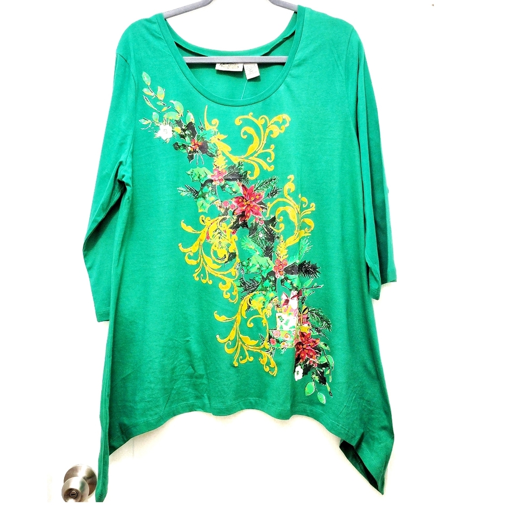 261C723 Collections Etc Green Floral Xmas Tunic
